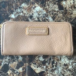 Marc Jacobs pebble wallet